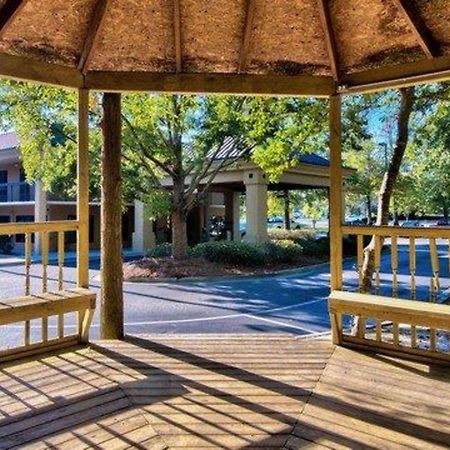 Clarion Inn & Suites Aiken South Экстерьер фото