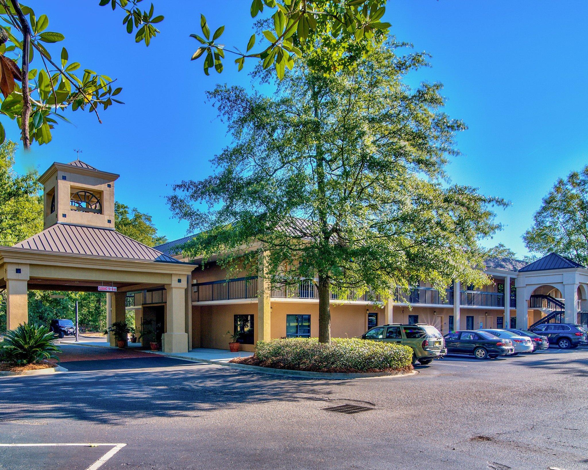 Clarion Inn & Suites Aiken South Экстерьер фото