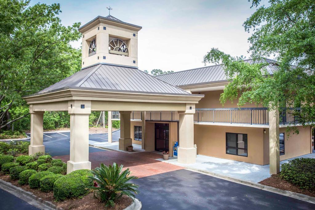 Clarion Inn & Suites Aiken South Экстерьер фото