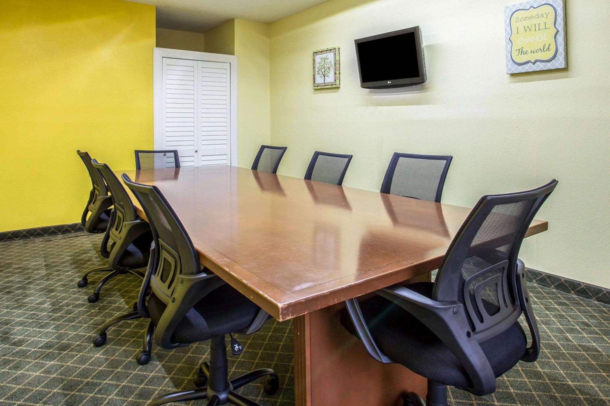 Clarion Inn & Suites Aiken South Экстерьер фото
