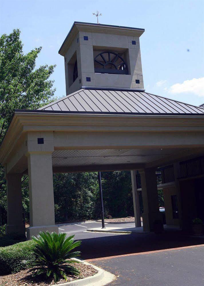 Clarion Inn & Suites Aiken South Экстерьер фото