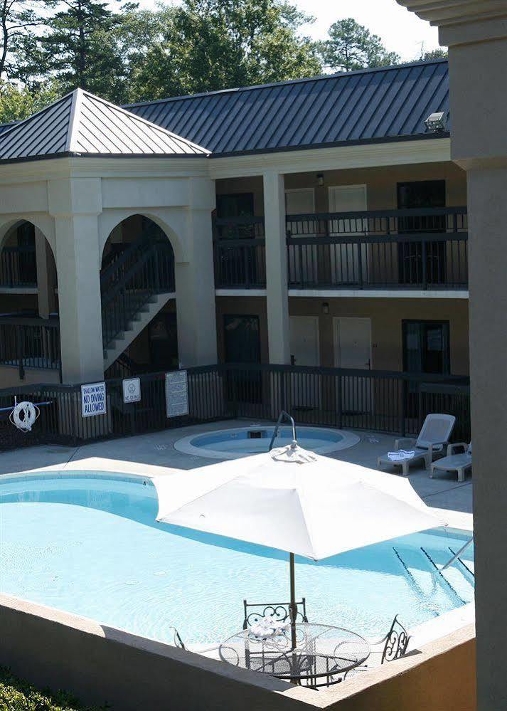 Clarion Inn & Suites Aiken South Удобства фото
